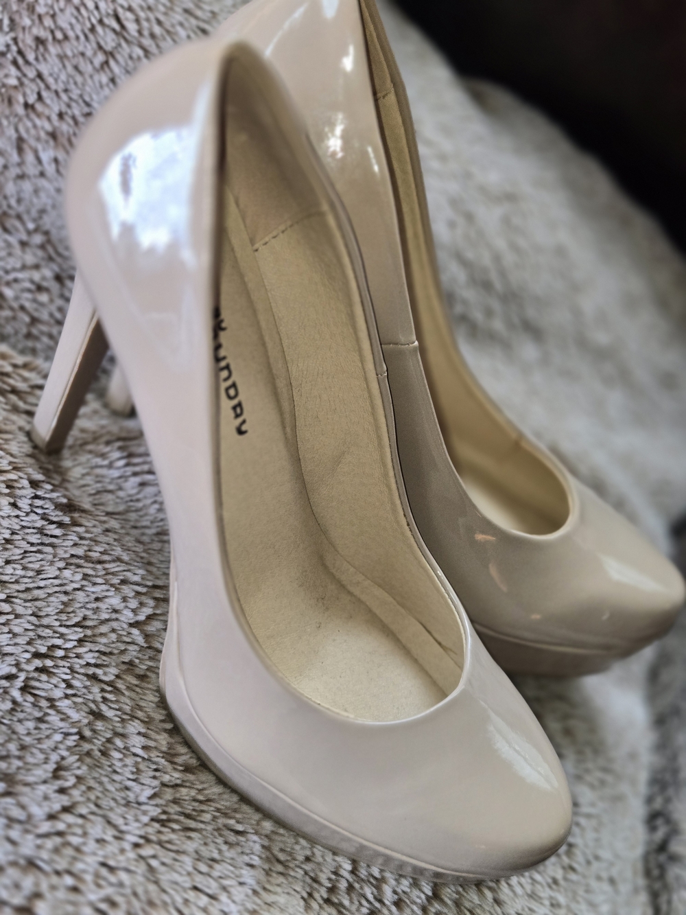 CL by Chinese Laundry Nude Patent High Heel Pumps, Size 9